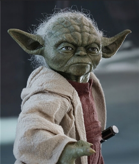 Yoda-Sixth-Scale-Figure-by-Hot-Toys