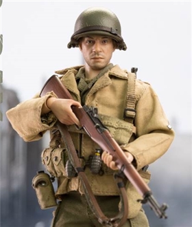 112-WWII-US-Rangers-On-D-Day-Rifleman-A