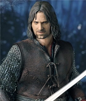 The-Lord-of-the-Rings-Aragorn-at-Hemls-Deep