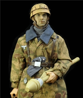 WWII-German-Ardennes-Paratrooper-A-16
