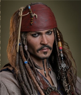Pirates-of-the-Caribbean-5-Dead-Men-Tell-No-Tales-Captain-Jack-Sparrow-16