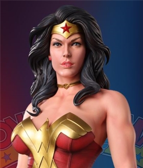 DC-Comics-Wonder-Woman-Statue-13