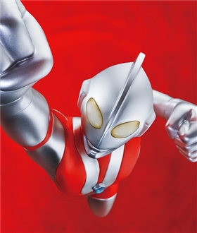 Classic Transformation Series Ultraman