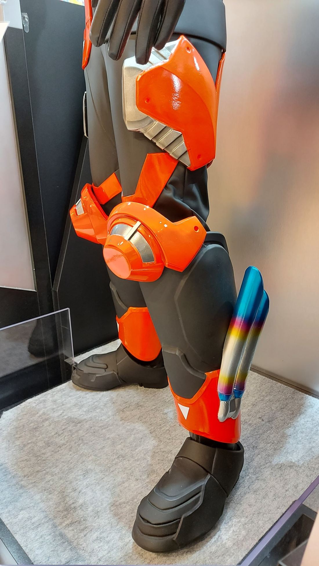 พาชม Kamen Rider Geats Statue ขนาดเท่าตัวจริง ที่ Kamen Rider Store