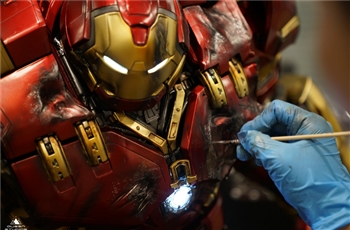 พรีวิว QueenStudios Iron Man Mark 44 Anti-Hulk Armor Statue