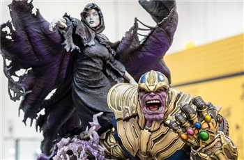 ภาพถ่าย Thanos & Lady Death statue งานปั้นใหม่ของ XM Studios จากงาน 2019SGCC