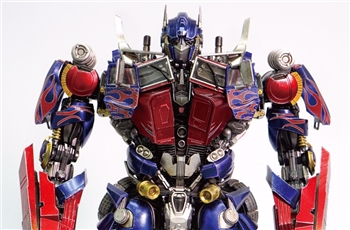 แชร์ภาพชิ้นส่วนที่สามารถถอดออกได้ของ Threezero Transformers DLX series Optimus Prime