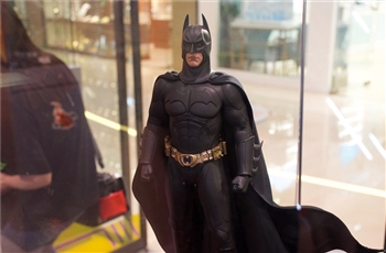 รีวิวภาพถ่ายจริง Hot Toys Batman Begins & BatMobile