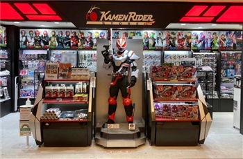 พาชม Kamen Rider Geats Statue ขนาดเท่าตัวจริง ที่ Kamen Rider Store