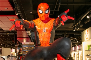 พาชมฟิกเกอร์ Spider-Man ในร้าน Hot Toys Japan ประเทศญี่ปุ่น
