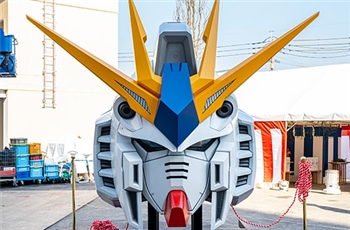 ติดตั้งแบบเต็มตัวแล้วกับหุ่น RX-93ff ν Gundam ขนาดเท่าตัวจริง