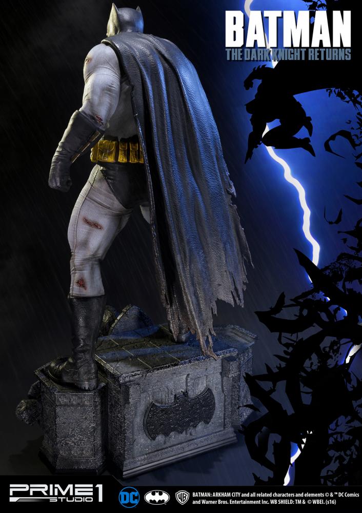 Batman: Dark Knight Returns Polystone Statue 1/3 Scale EX Version