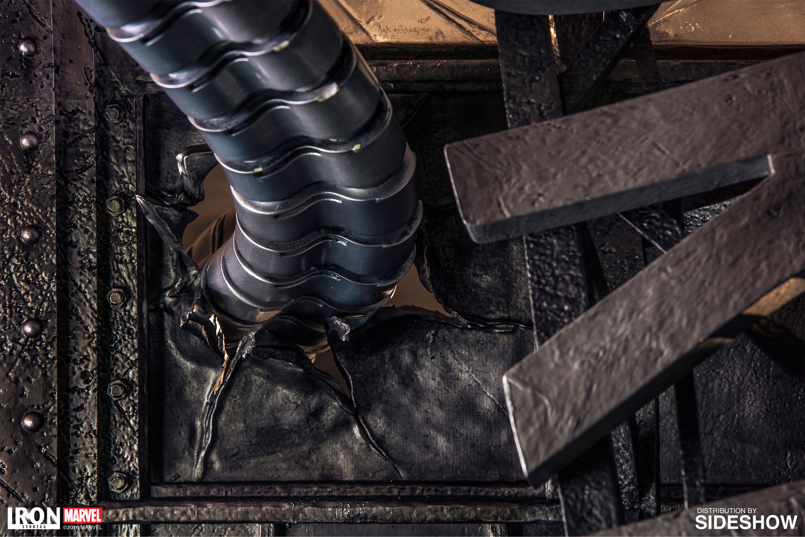 Marvel : Spiderman Polystone Statue [ Iron Studio ]