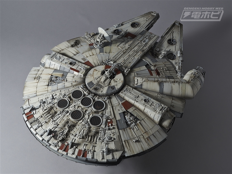 PERFECT GRADE 1/72 Millennium Falcon