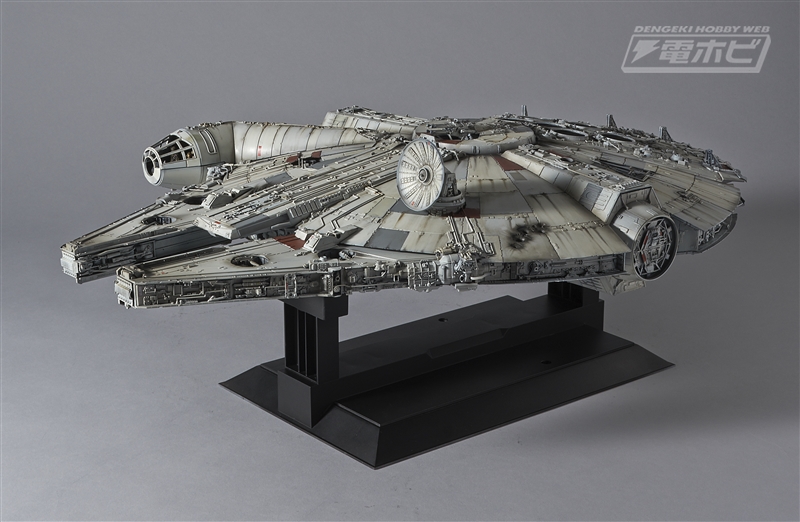 PERFECT GRADE 1/72 Millennium Falcon