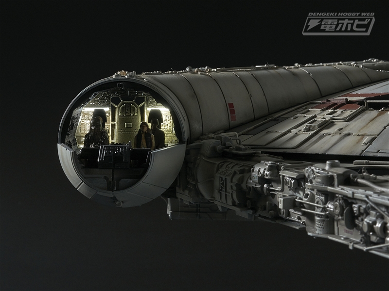 PERFECT GRADE 1/72 Millennium Falcon