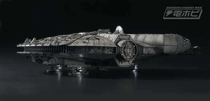 PERFECT GRADE 1/72 Millennium Falcon