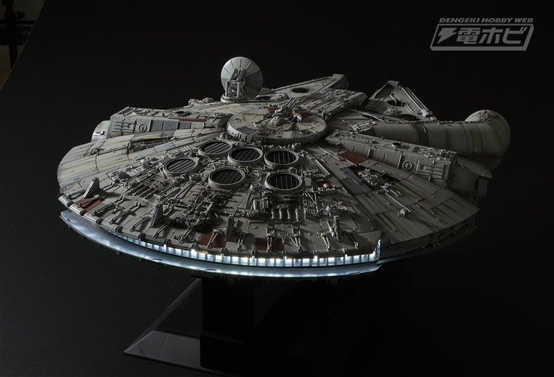 PERFECT GRADE 1/72 Millennium Falcon