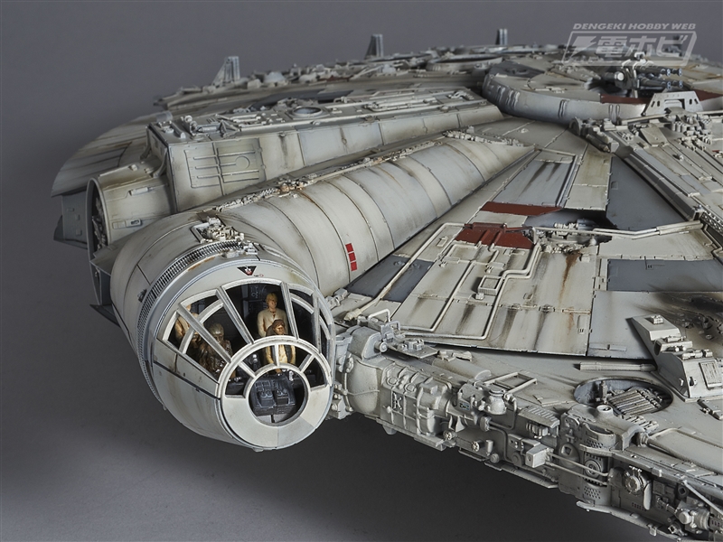 PERFECT GRADE 1/72 Millennium Falcon