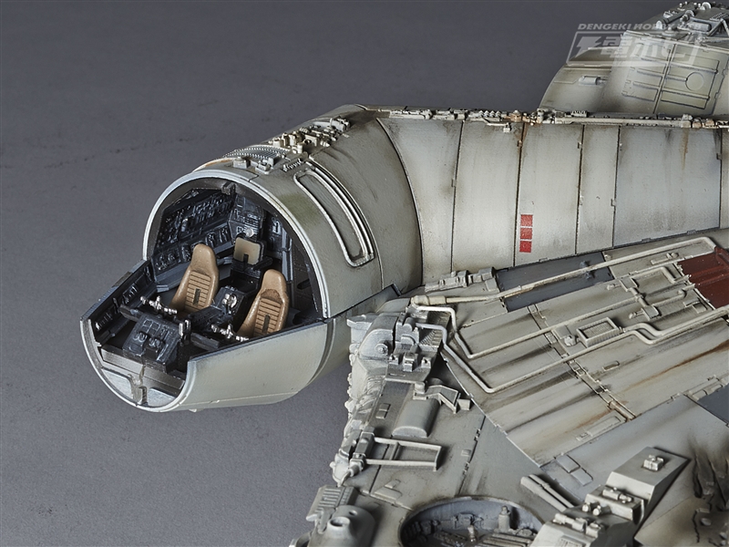PERFECT GRADE 1/72 Millennium Falcon