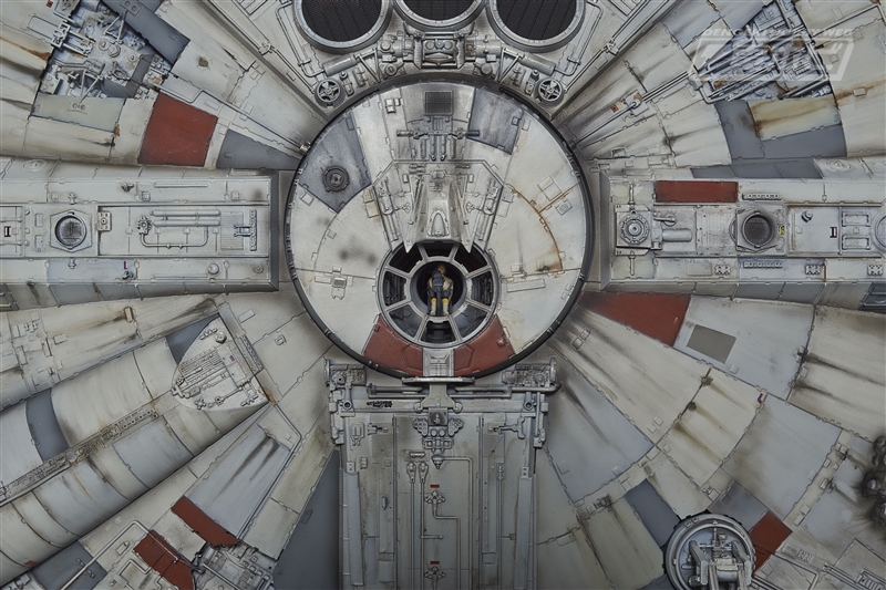PERFECT GRADE 1/72 Millennium Falcon