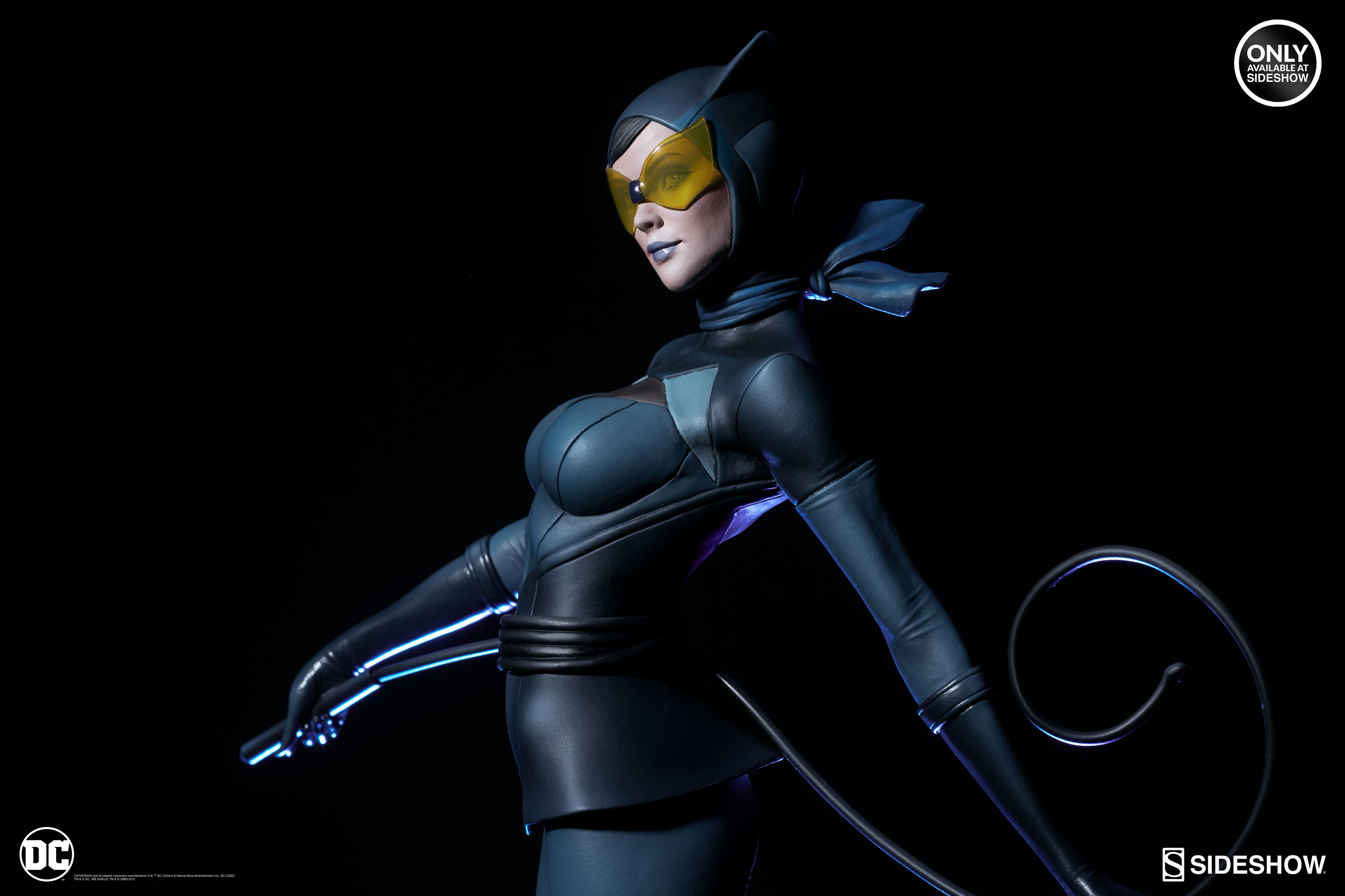 Catwoman Statue by Sideshow Collectibles