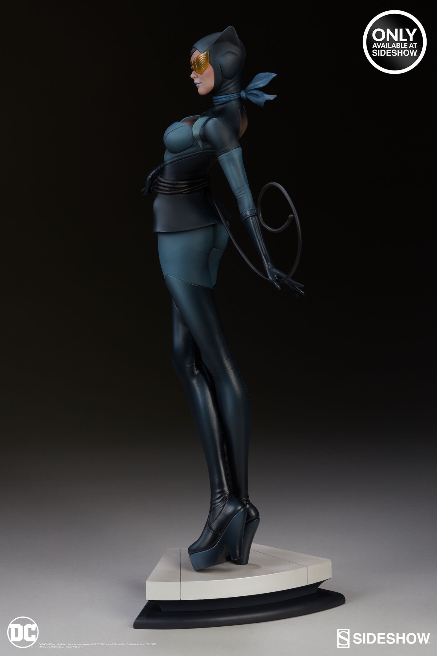 Catwoman Statue by Sideshow Collectibles