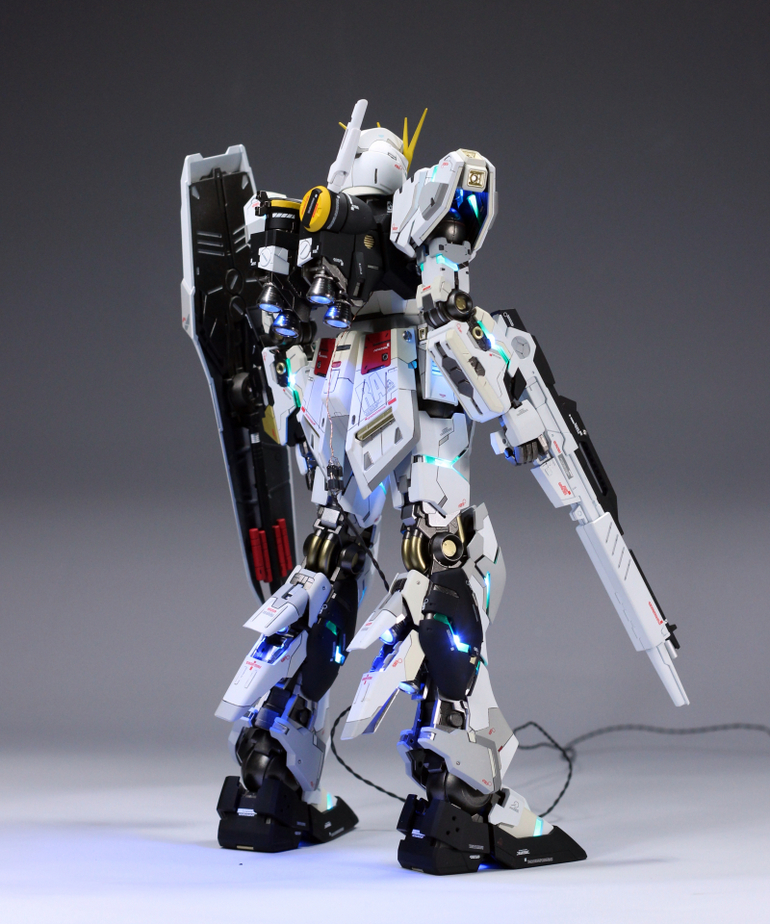 งาน custom: MG 1/100 RX-93 nu Gundam Ver. Ka + LED