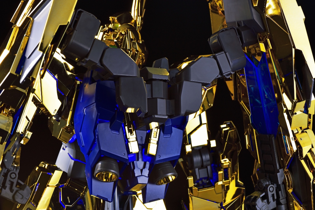 P-Bandai: PG 1/60 Unicorn Gundam ทองอร่ามทั้งตัว