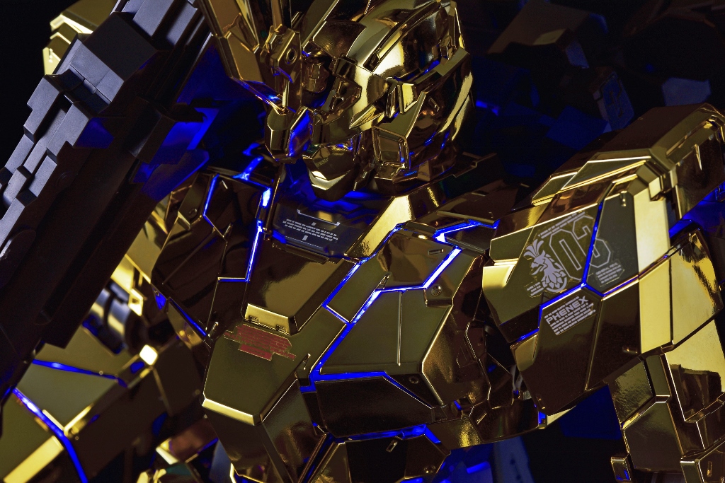 P-Bandai: PG 1/60 Unicorn Gundam ทองอร่ามทั้งตัว