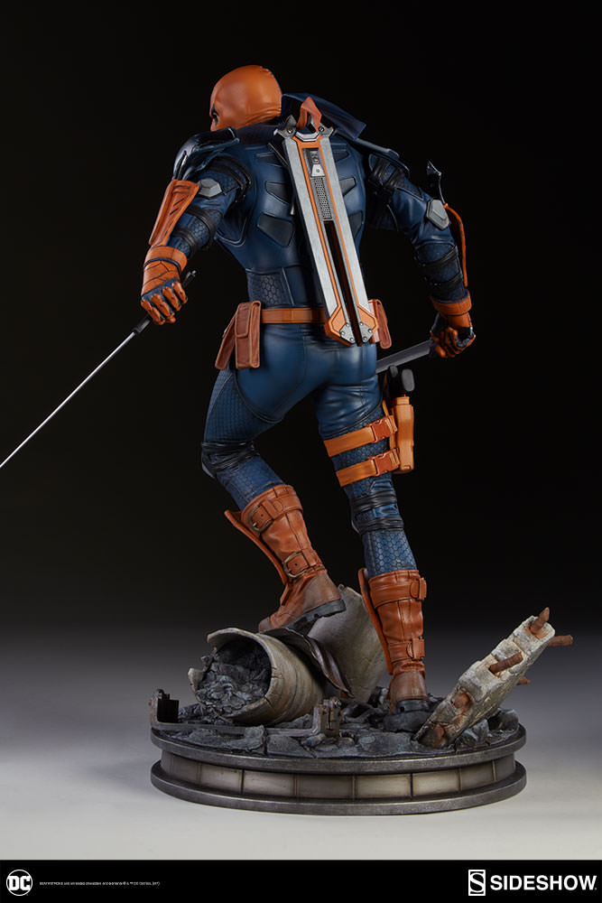 Deathstroke Premium Format™ Figure by Sideshow Collectibles
