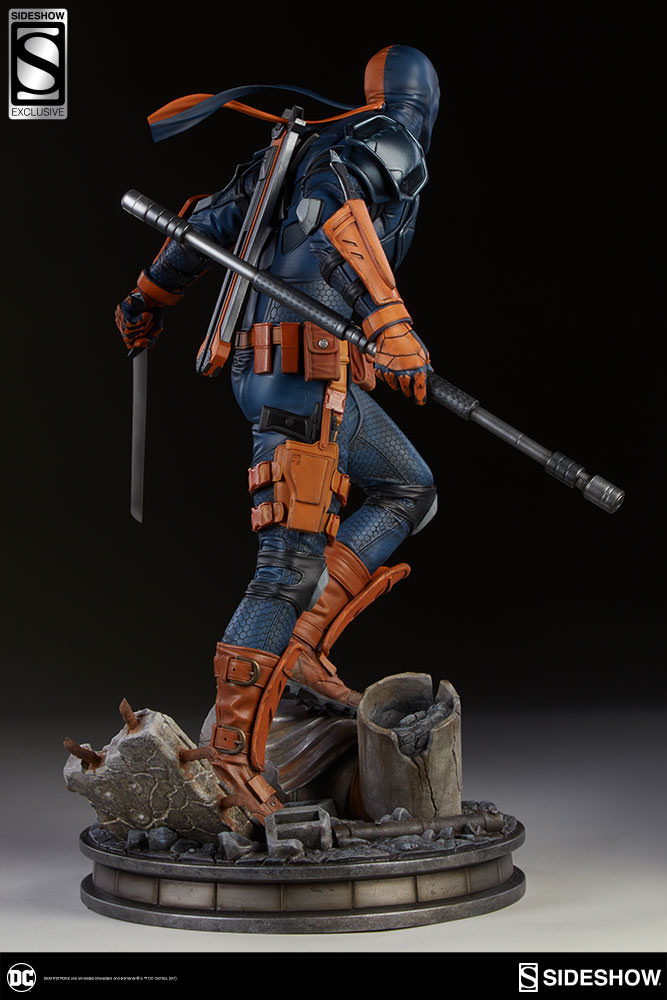 Deathstroke Premium Format™ Figure by Sideshow Collectibles