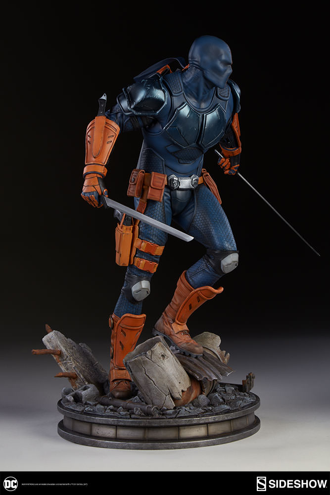 Deathstroke Premium Format™ Figure by Sideshow Collectibles