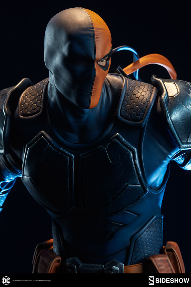 Deathstroke Premium Format™ Figure by Sideshow Collectibles