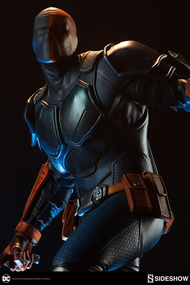 Deathstroke Premium Format™ Figure by Sideshow Collectibles