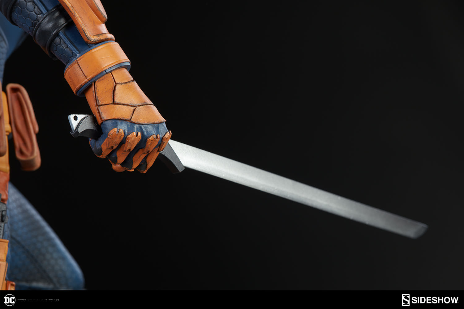 Deathstroke Premium Format™ Figure by Sideshow Collectibles