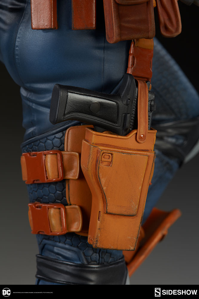 Deathstroke Premium Format™ Figure by Sideshow Collectibles