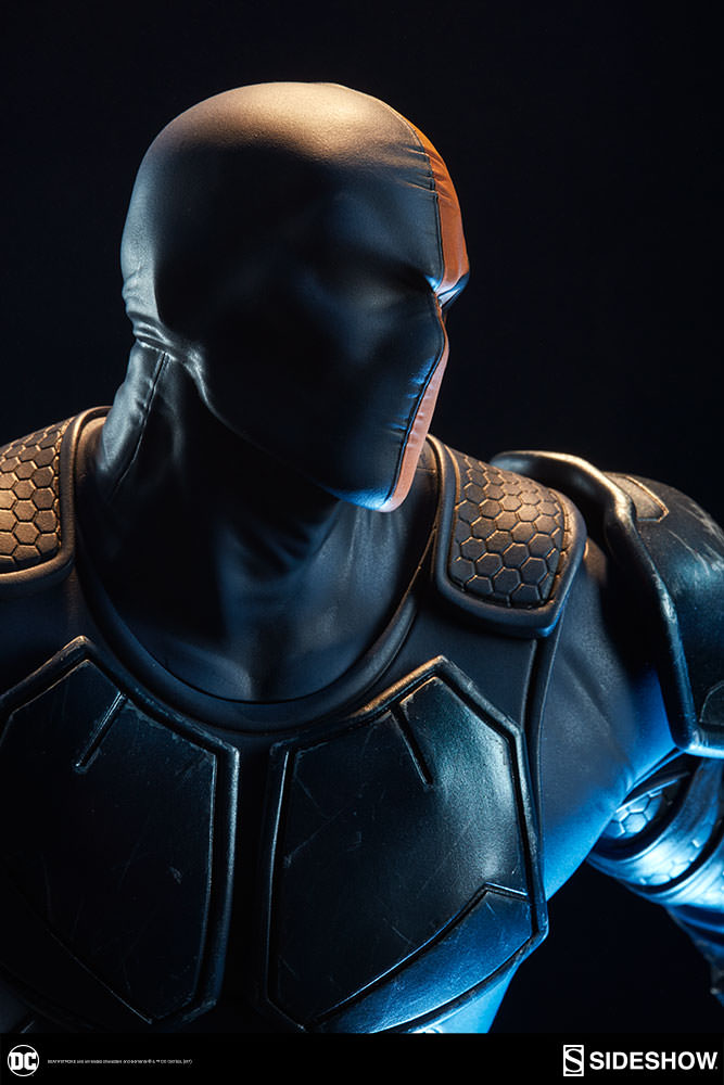 Deathstroke Premium Format™ Figure by Sideshow Collectibles