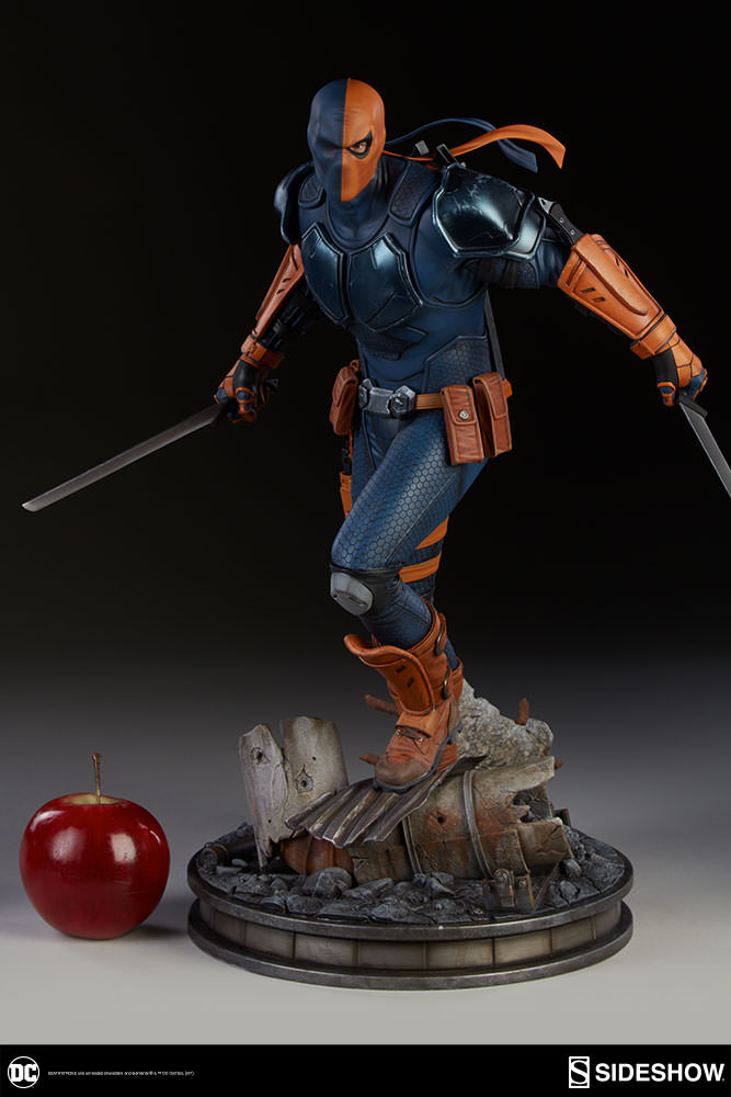 Deathstroke Premium Format™ Figure by Sideshow Collectibles