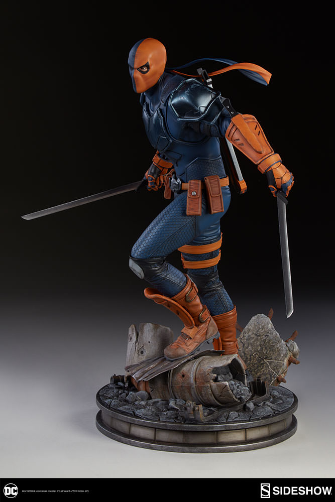 Deathstroke Premium Format™ Figure by Sideshow Collectibles