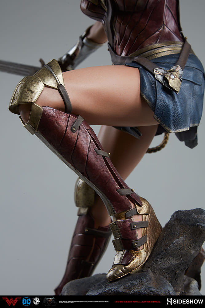 Wonder Woman (Premium Format™ Figure by Sideshow Collectibles)