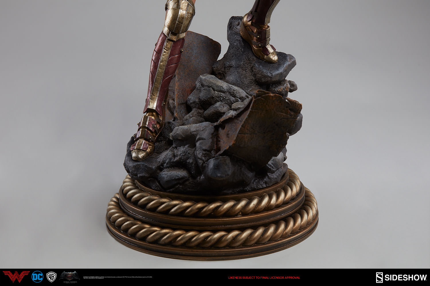 Wonder Woman (Premium Format™ Figure by Sideshow Collectibles)