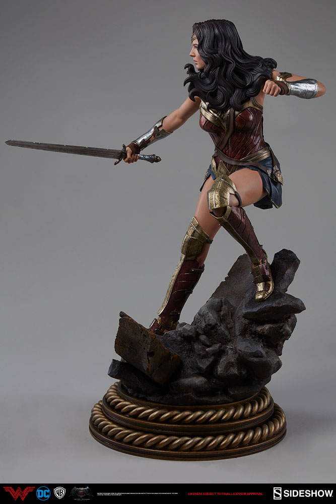 Wonder Woman (Premium Format™ Figure by Sideshow Collectibles)