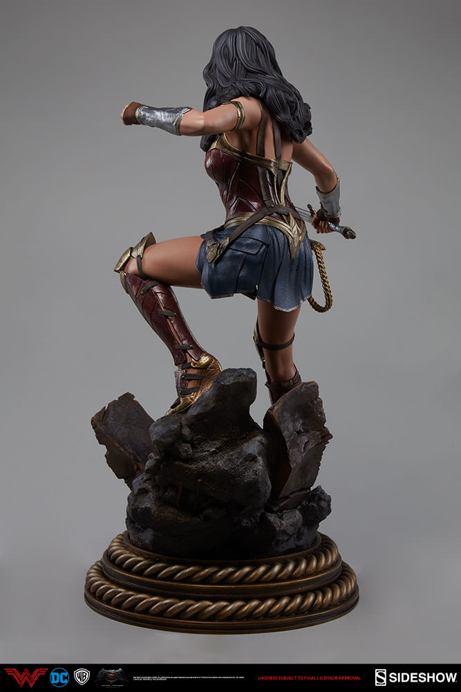 Wonder Woman (Premium Format™ Figure by Sideshow Collectibles)