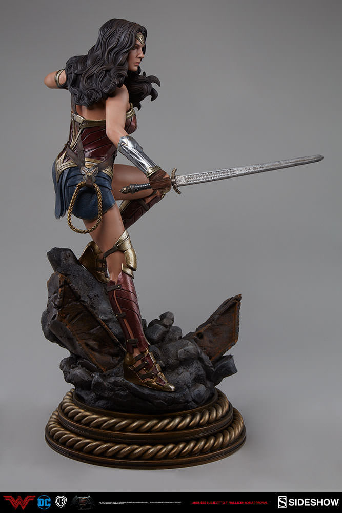 Wonder Woman (Premium Format™ Figure by Sideshow Collectibles)