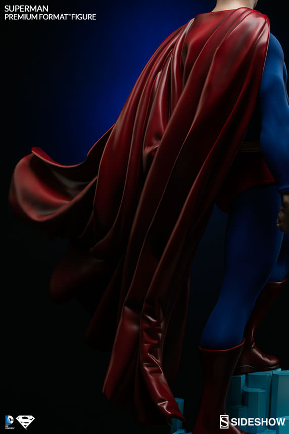 Superman Figure Premium Format™ Figure by Sideshow Collectibles
