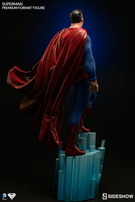 Superman Figure Premium Format™ Figure by Sideshow Collectibles