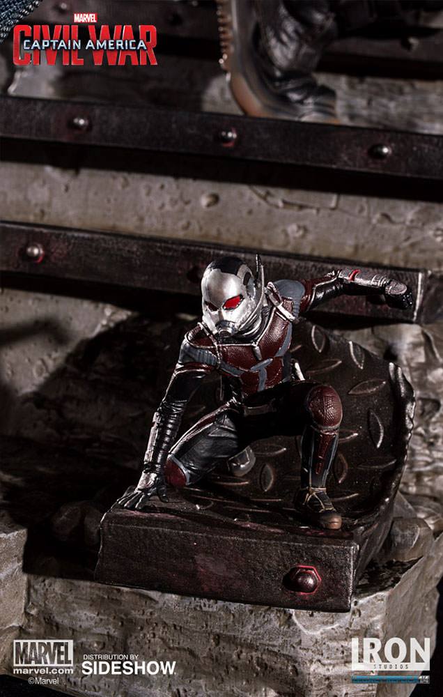 Captain America & Ant-Man statue ของ IRON Studio