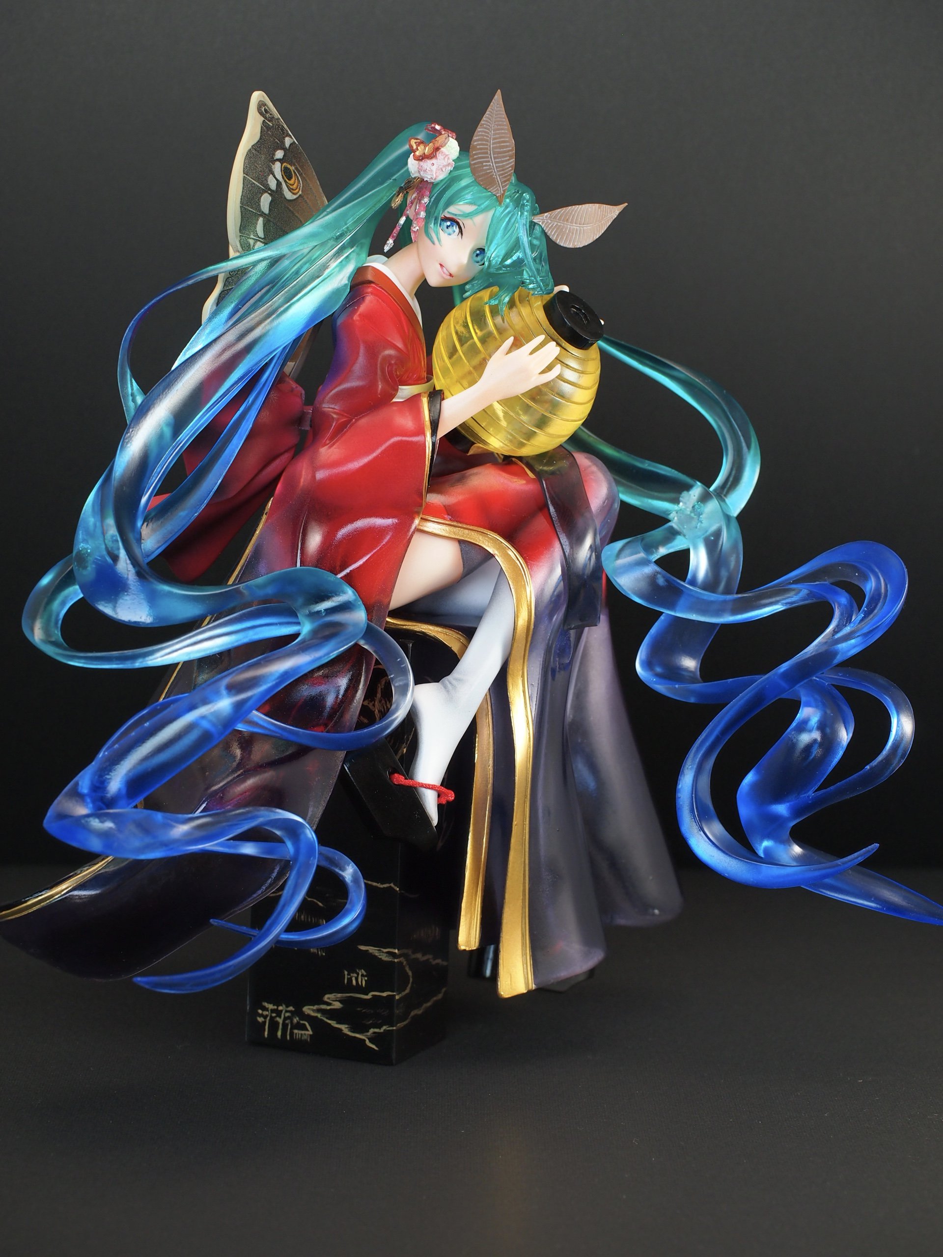 Moth Princess Miku completed by Quarts-sama