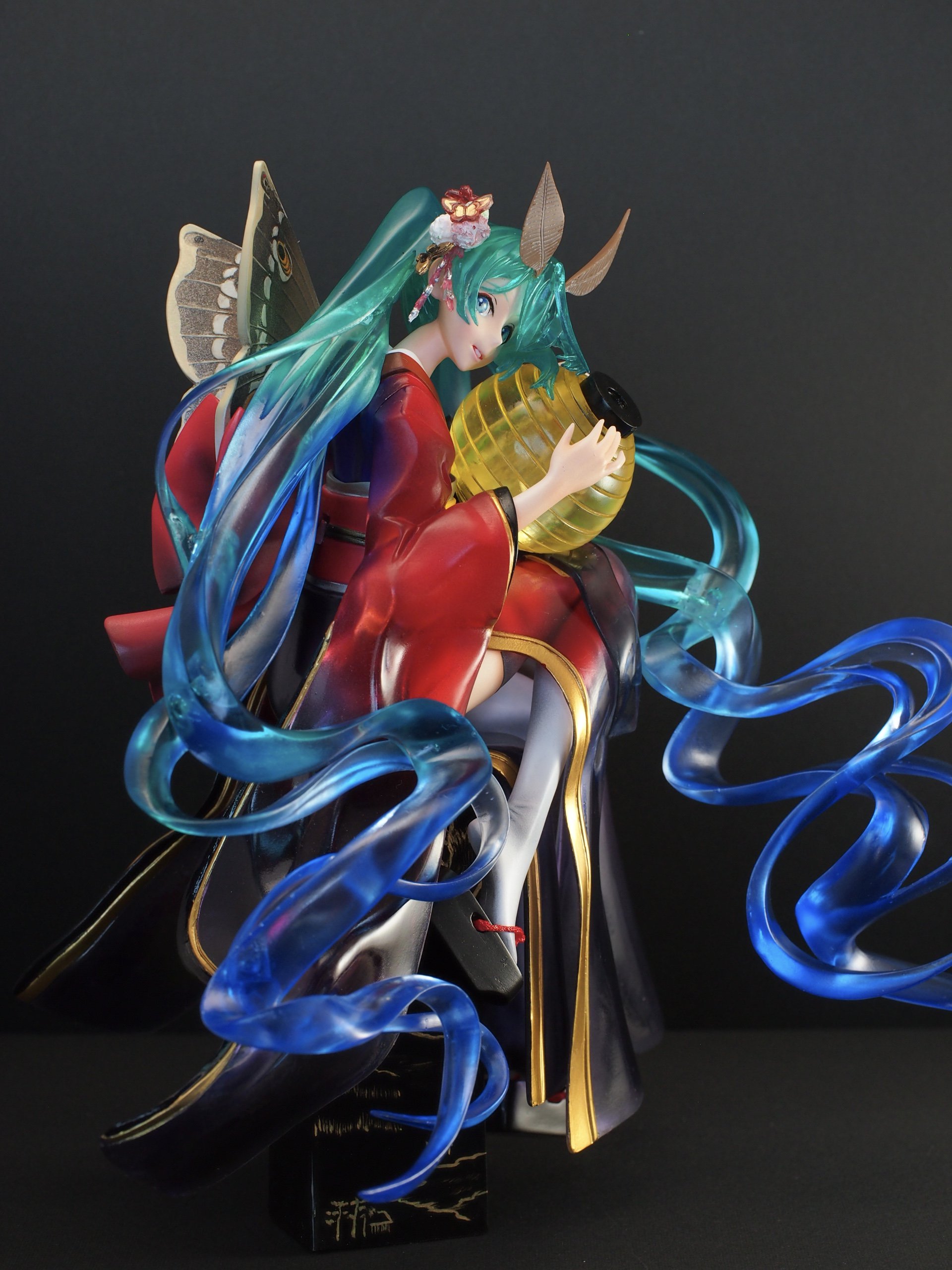 Moth Princess Miku completed by Quarts-sama